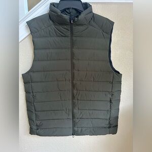 LULULEMON Navigation,Men's(L)Olive Green Puffer Vest